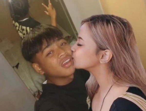 What Is Going On Here? (35 pics)
