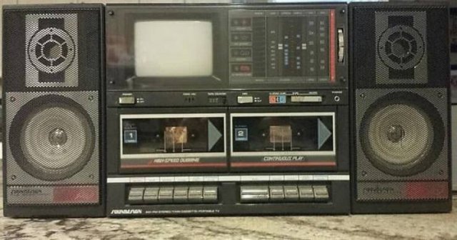 Cool Old School TV's (15 pics)