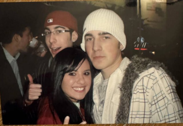 People Share Their Awkward Photos (25 pics)