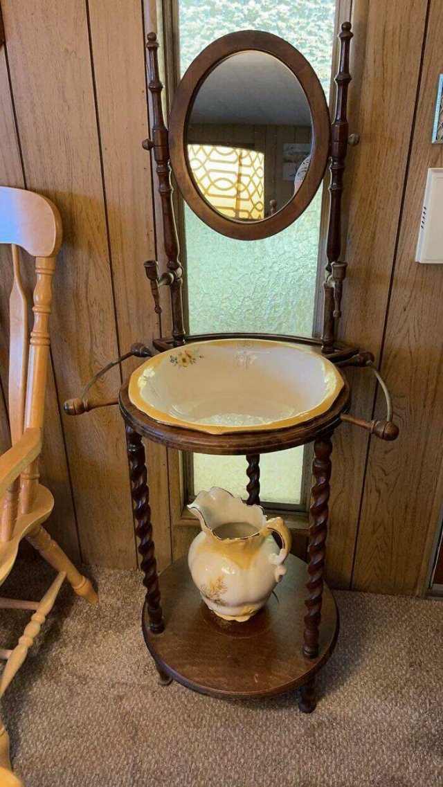 Unusual Finds In Thrift Shops (24 pics)