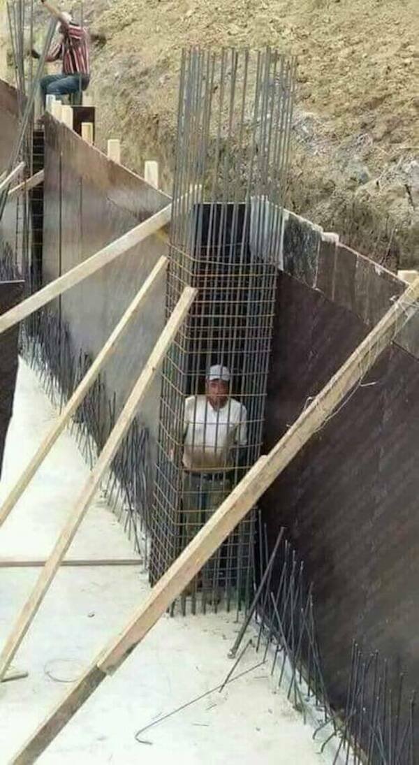 Hilarious Work Photos (18 pics)