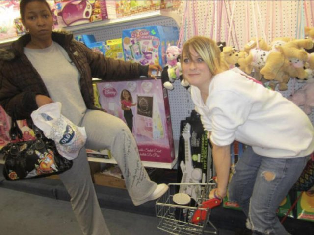 People Share Their Awkward Photos (25 pics)