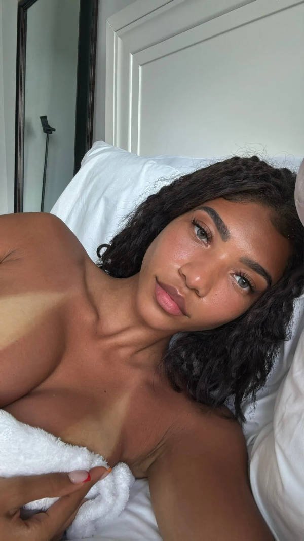 Girls With Tan Lines (35 pics)