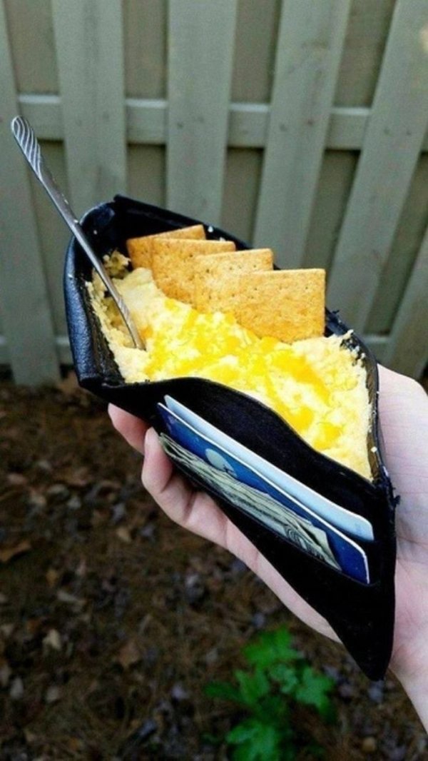 What Is Going On Here? (27 pics)