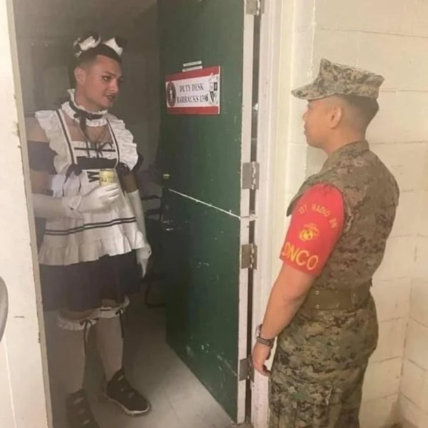 What Is Going On Here? (28 pics)