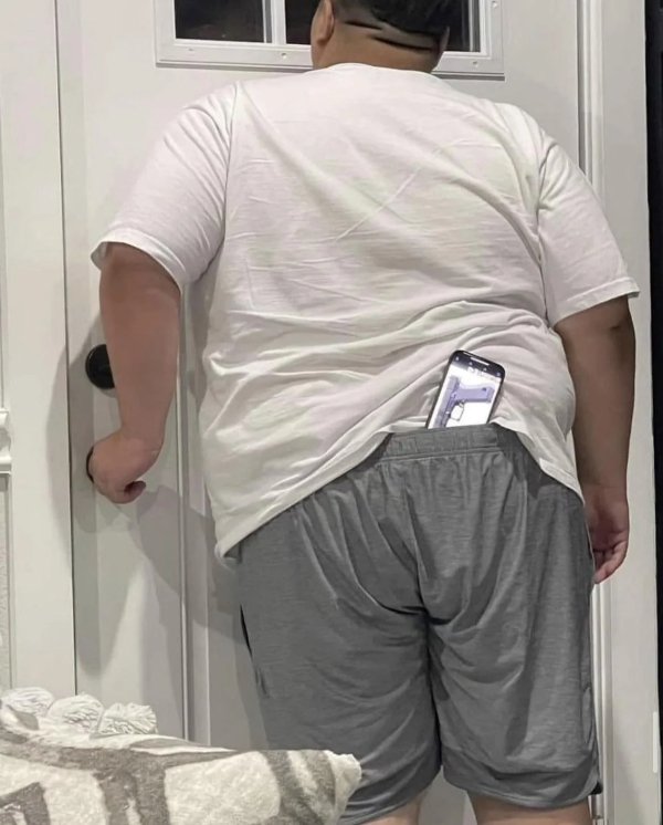 What Is Going On Here? (28 pics)