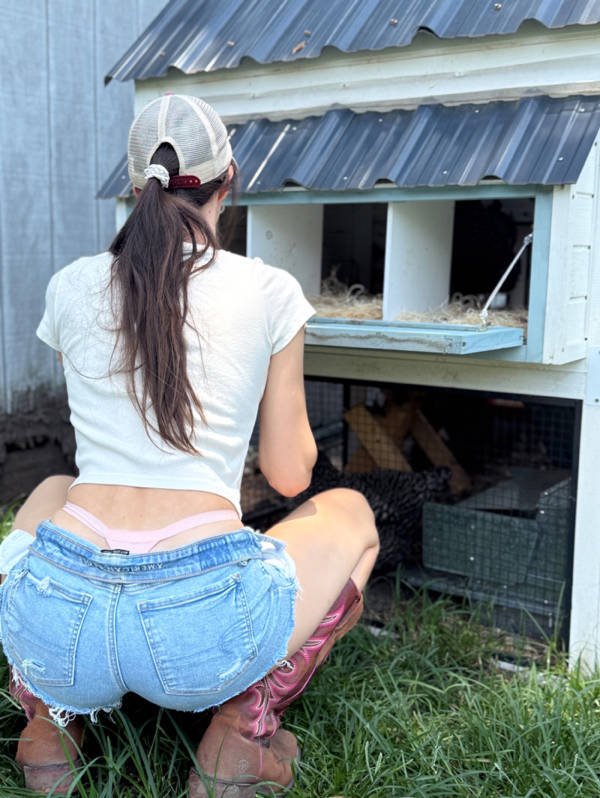 Girls In Jeans (36 pics)