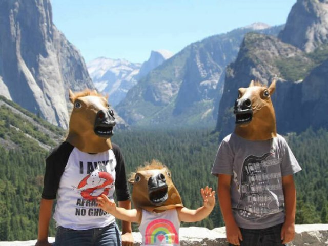 Funny Vacation Photos (22 pics)