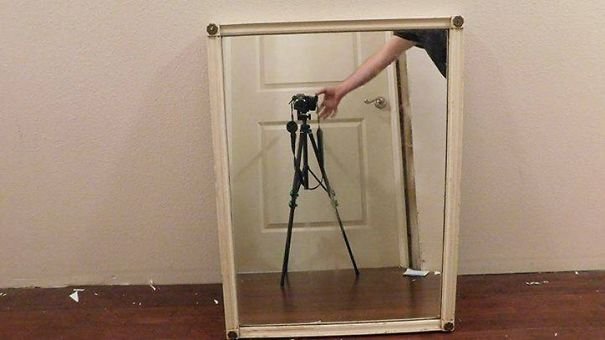They Are Trying To Sell A Mirror (25 pics)