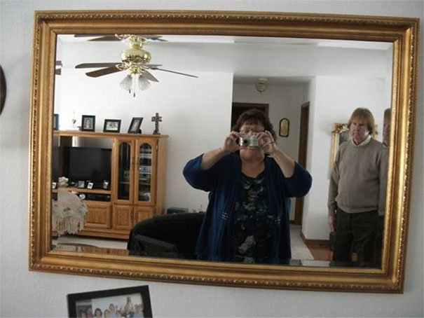 They Are Trying To Sell A Mirror (25 pics)