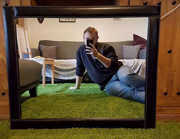 They Are Trying To Sell A Mirror (25 pics)