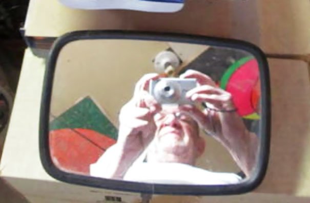 They Are Trying To Sell A Mirror (25 pics)