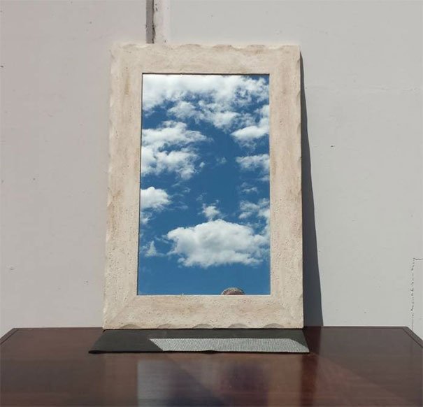 They Are Trying To Sell A Mirror (25 pics)