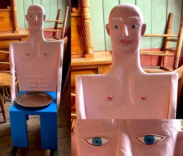 What Is Going On Here? (21 pics)