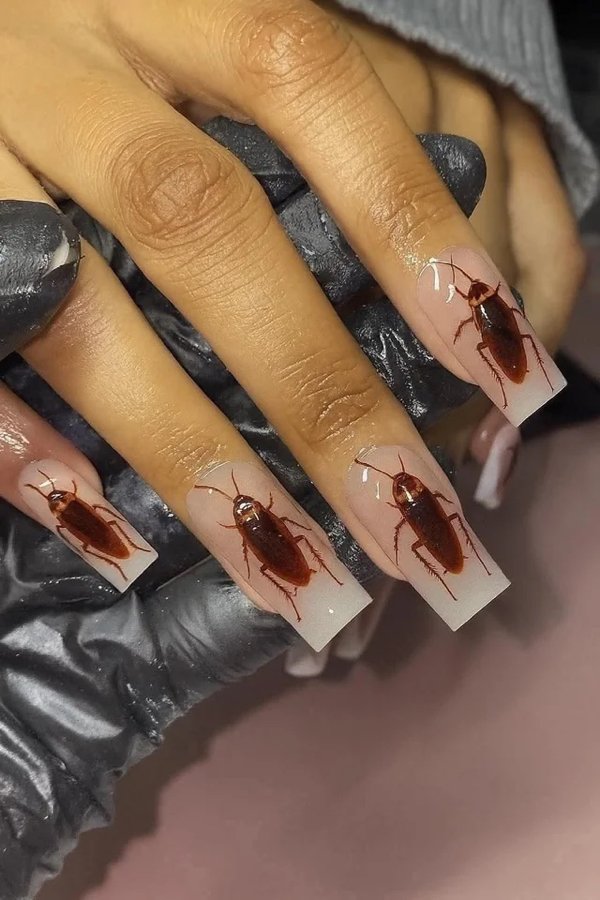 What Is Going On Here? (21 pics)