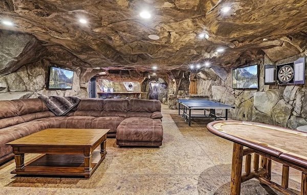 Cool Mens Caves (24 pics)