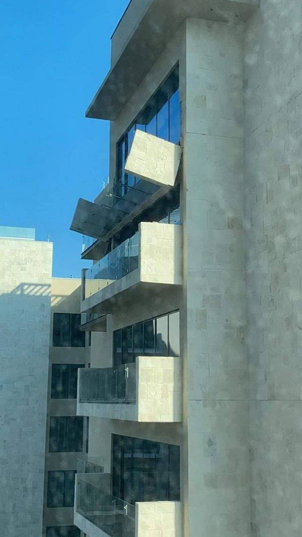 Failed Constructions (26 pics)