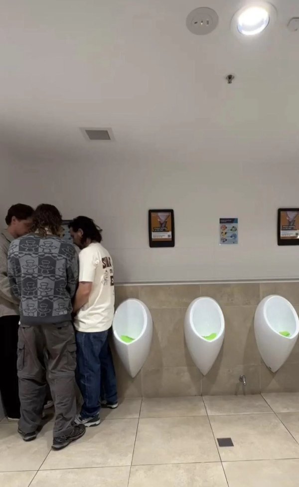 Strange Finds And Situations  (31 pics)