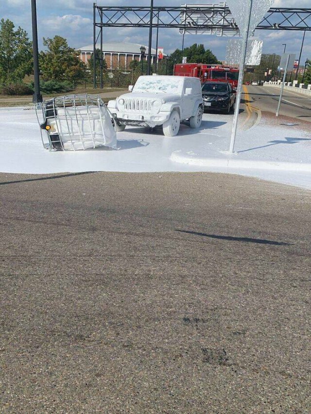 Bad Days Happen (21 pics)