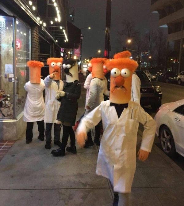 What Is Going On Here? (27 pics)