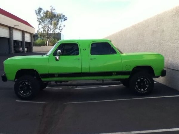 What Is Going On Here? (27 pics)