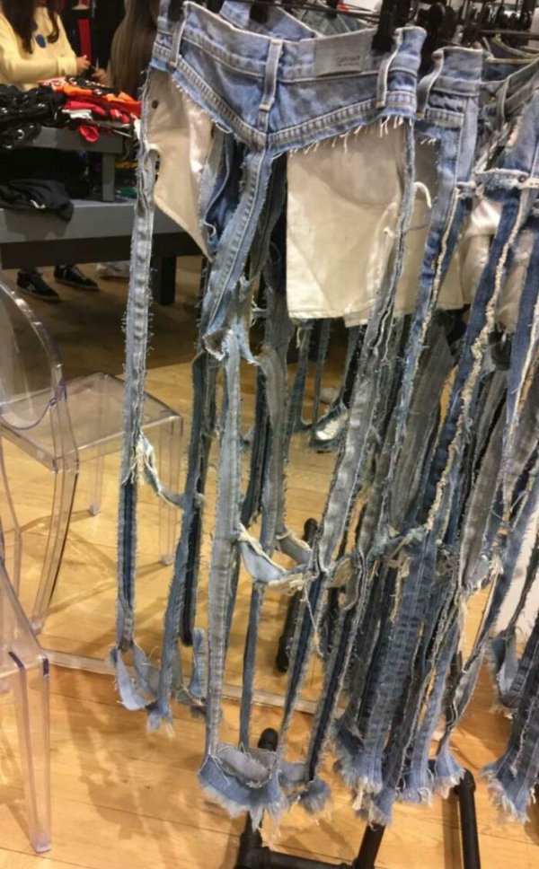 What Is Going On Here? (31 pics)