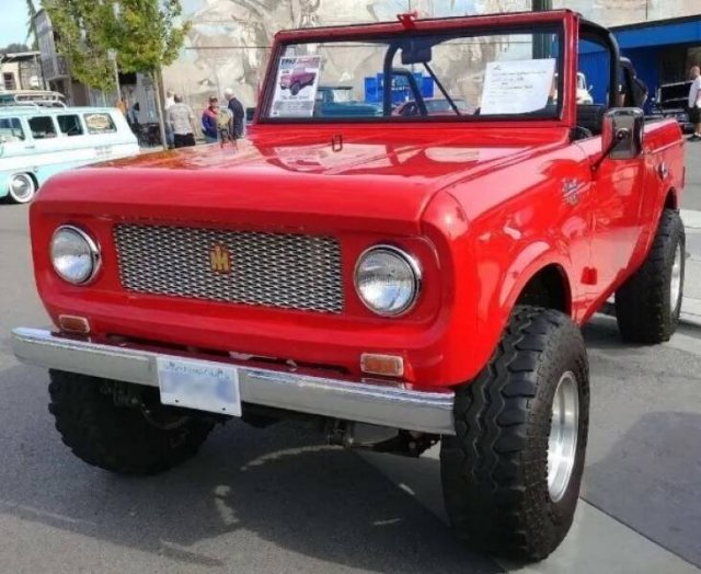 Crazy Trucks (16 pics)