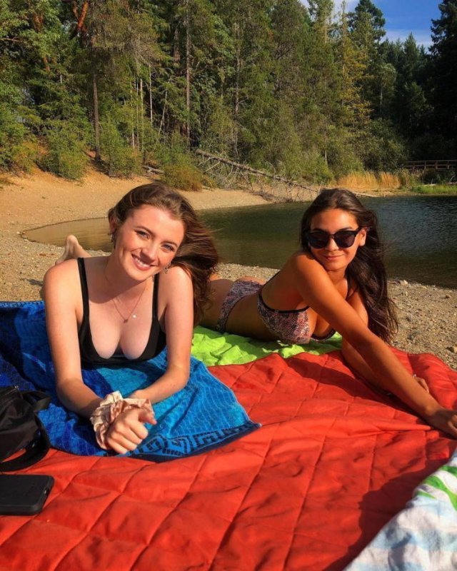 Bikini Girls (41 pics)