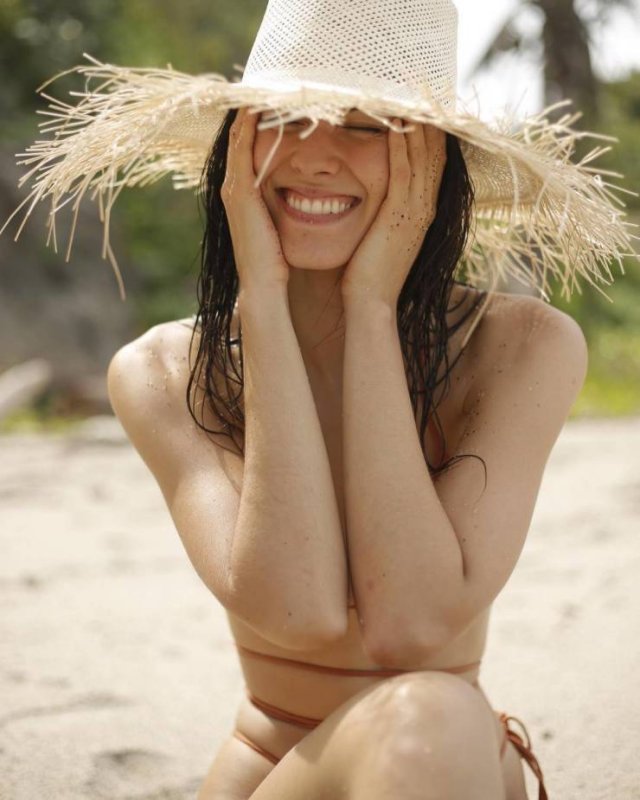 Hot Girls (35 pics)
