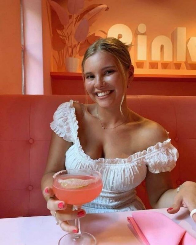 Cute Girls (38 pics)