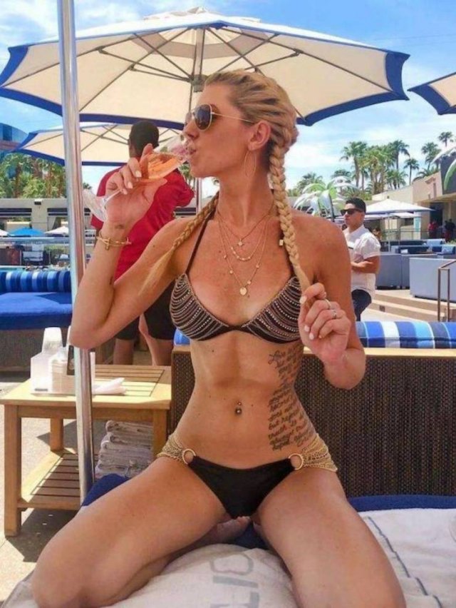 Cute Girls (38 pics)