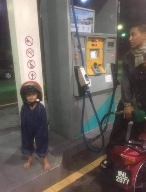 What Is Going On Here? (39 pics)