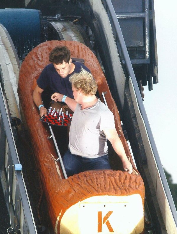 Funny Photos From Amusement Parks (29 pics)