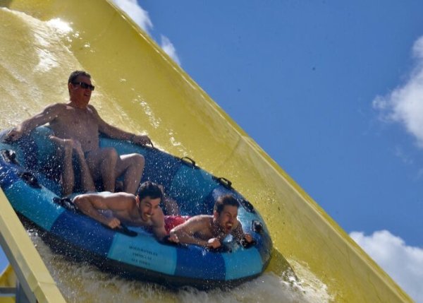Funny Photos From Amusement Parks (29 pics)
