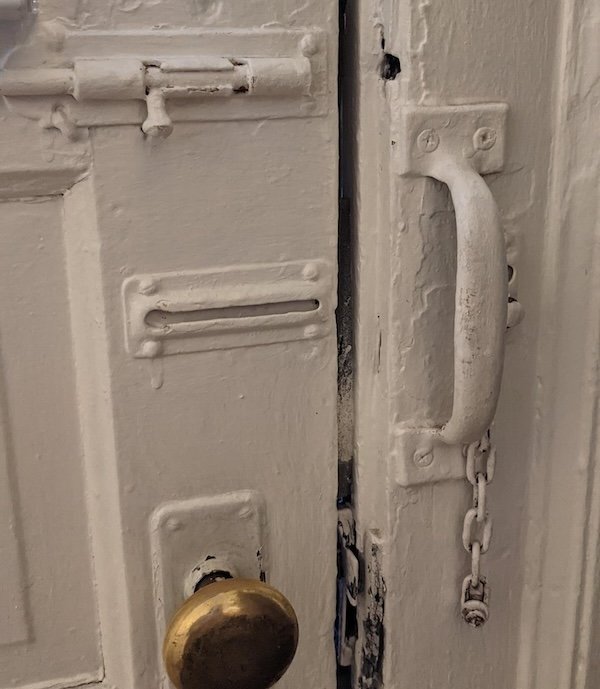 Terrible Landlords (23 pics)