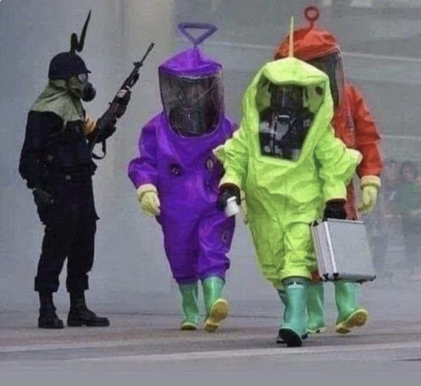 What Is Going On Here? (29 pics)