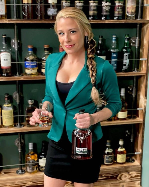 Girls And Drinks (32 pics)
