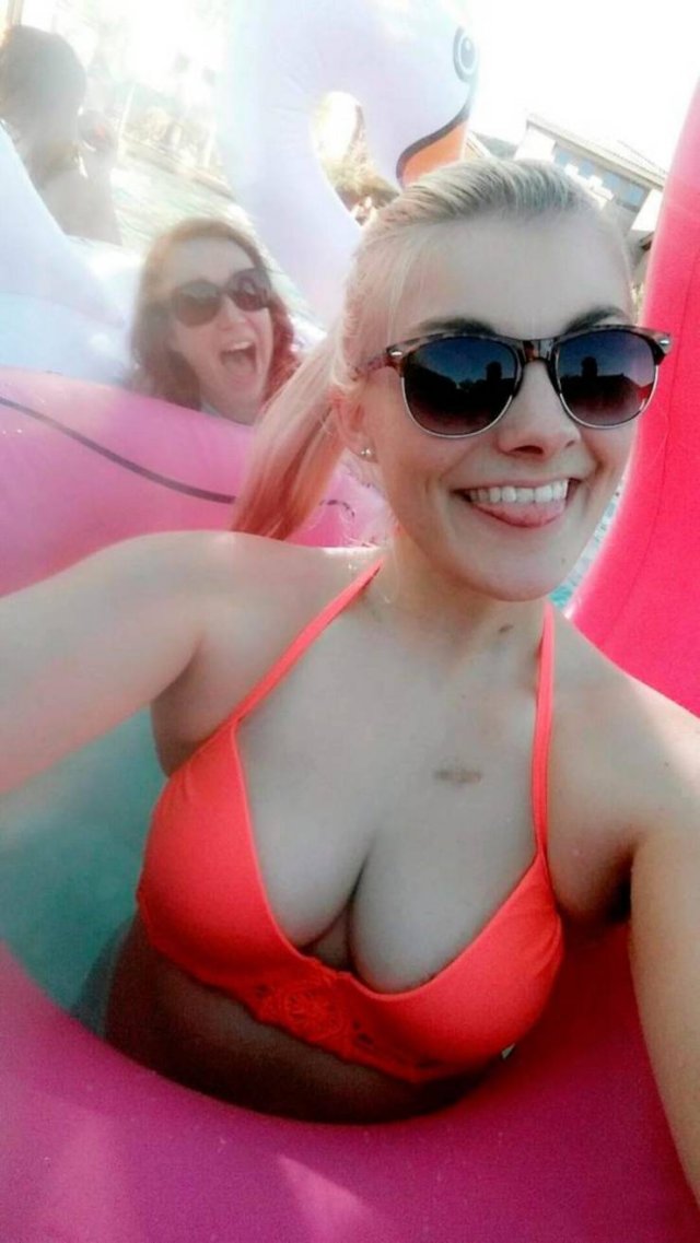 Cute Girls (35 pics)