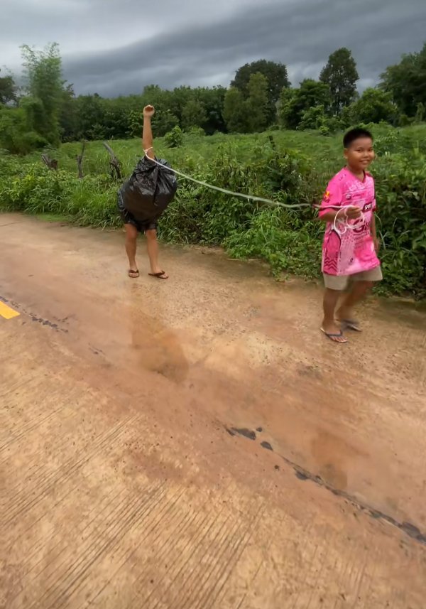 What Is Going On Here? (42 pics)