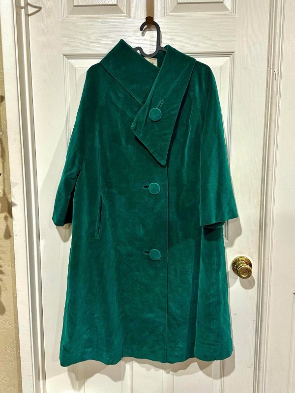 Unusual Finds In Thrift Shops (24 pics)