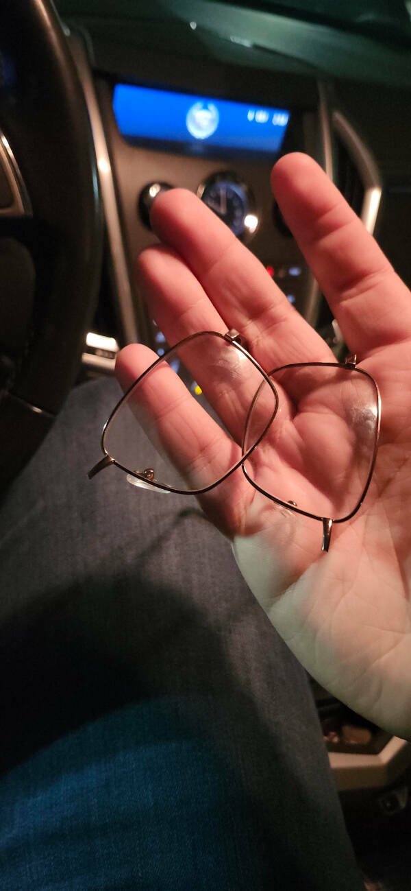 Bad Days Happen (21 pics)