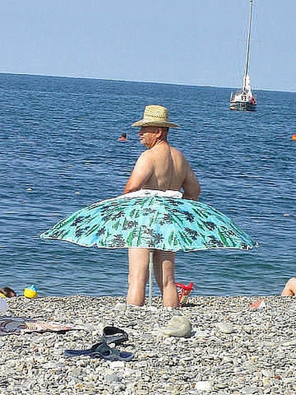 Strange Photos From Around The World (27 pics)