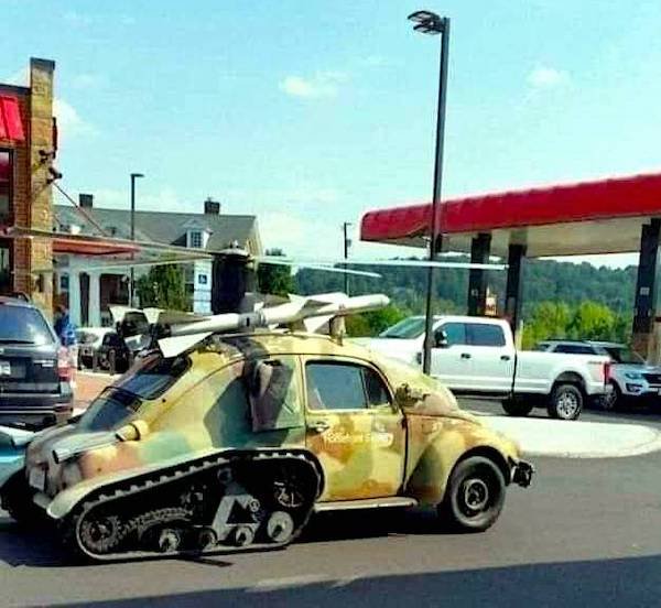 What Is Going On Here? (31 pics)