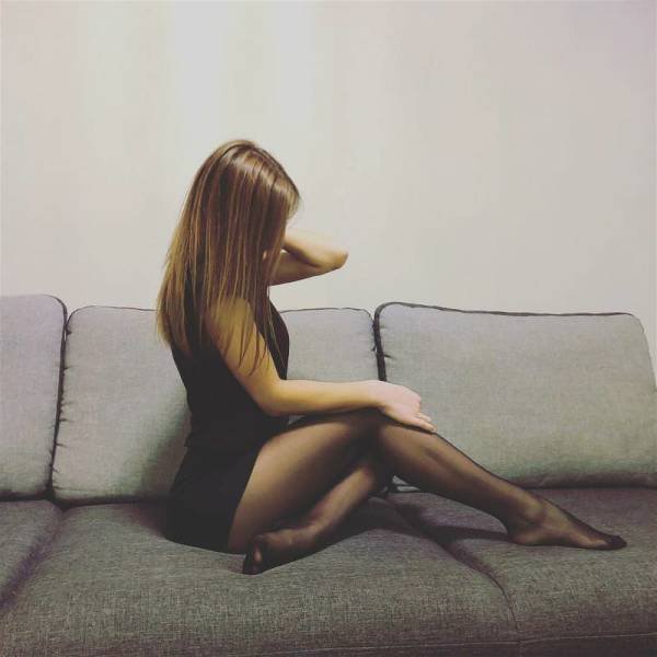 Girls In Dresses (48 pics)