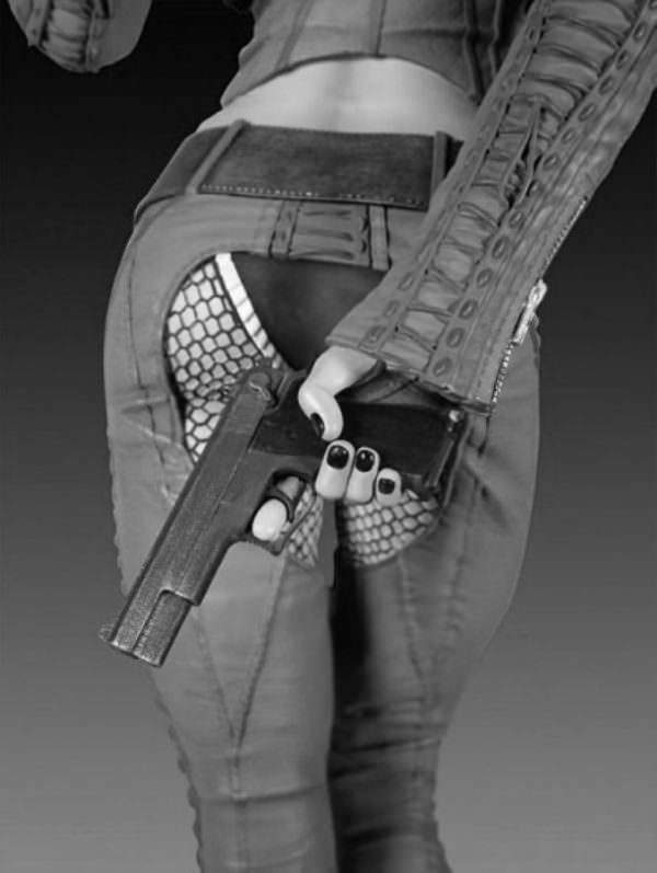 Girls With Guns (41 pics)