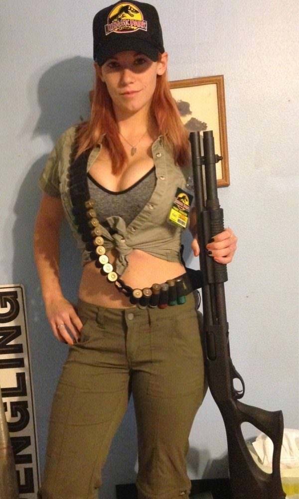 Girls With Guns (41 pics)