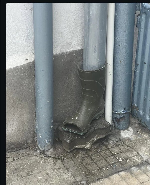 What Is Going On Here? (41 pics)