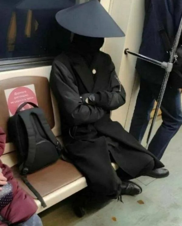 What Is Going On Here? (41 pics)