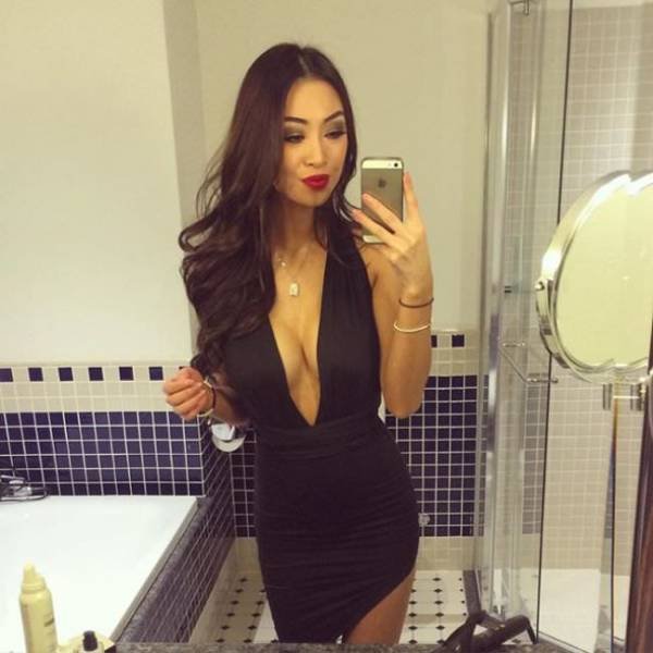 Girls With Red Lips (35 pics)