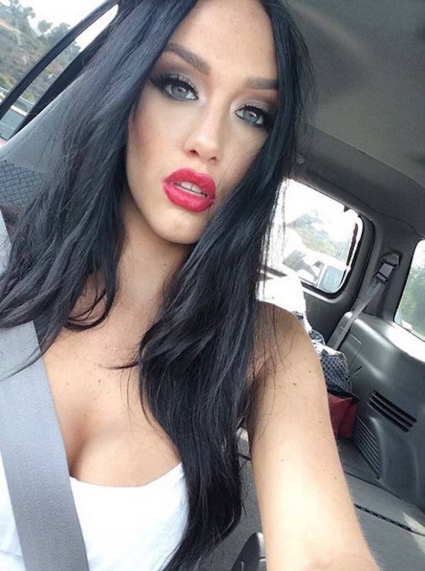 Girls With Red Lips (35 pics)